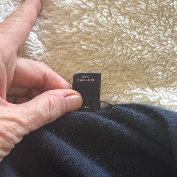 Lands' End Men's Deep Blue Cashmere Sweater - Picture 5 of 7